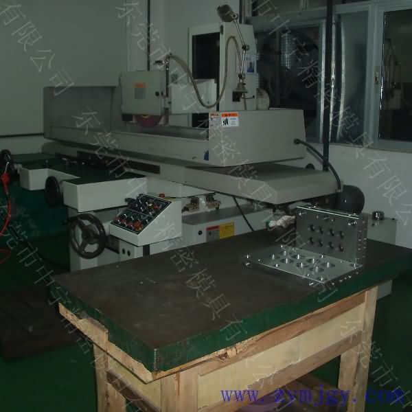 Zhongyu precise mold centerless grinding machine 3